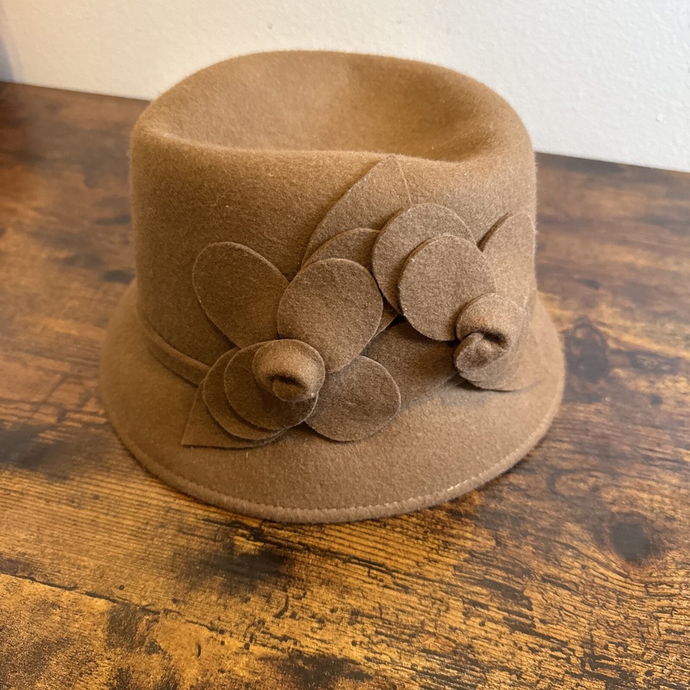 Nine West Brown 100% Wool Cloche Hat with Flower and Leaves Accent One Size